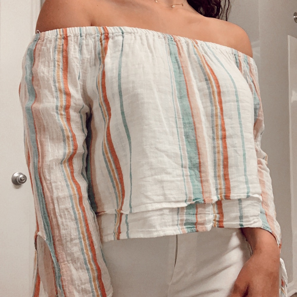 Crop top off the shoulder